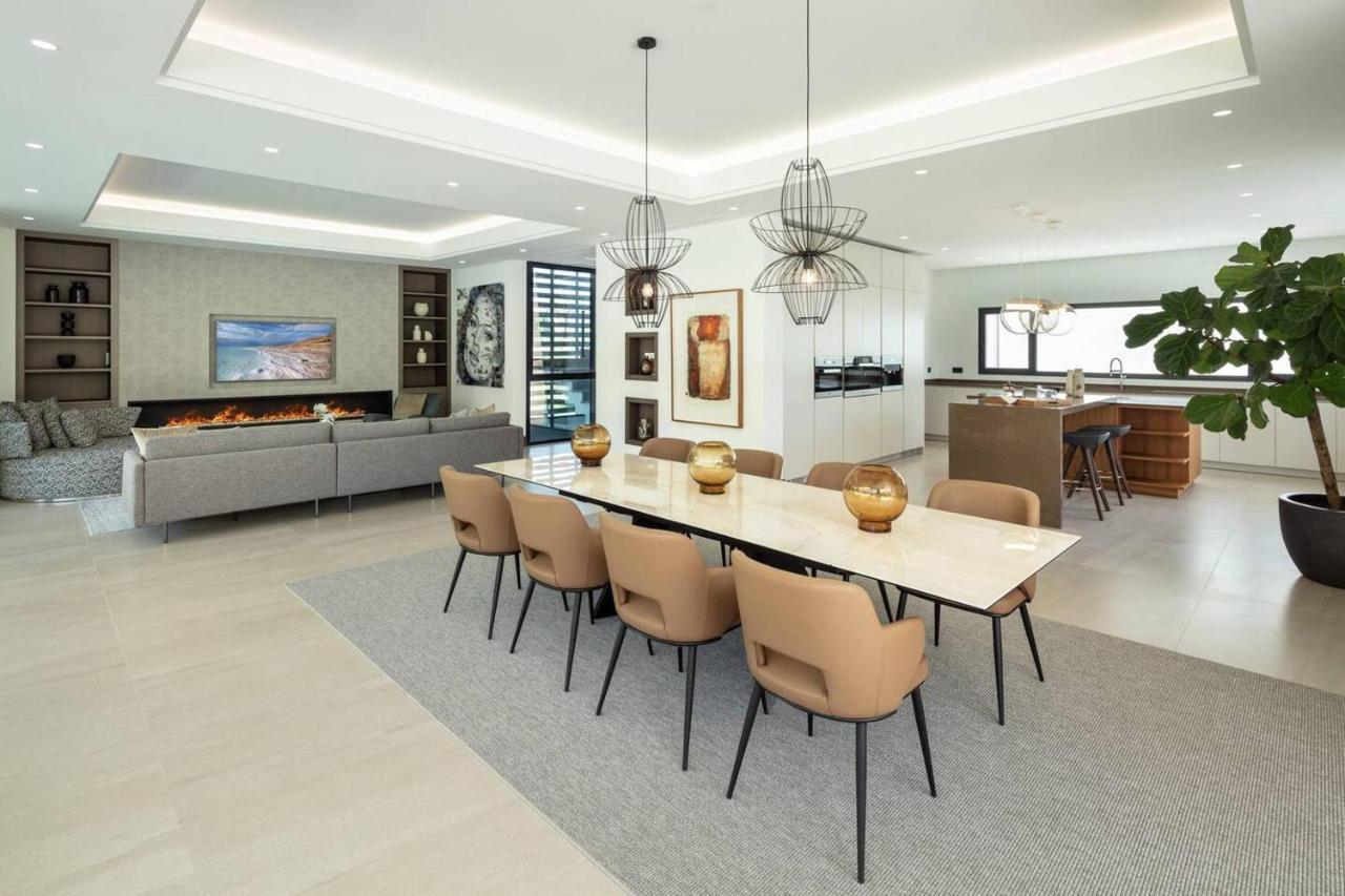 Leilighet Newly Built 6 Bdrm Luxury In Nueva Andalucia